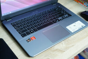 Laptop ASUS AMD Ryzen 5